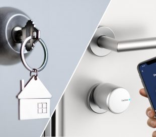 tradycyjny zamek i smart lock